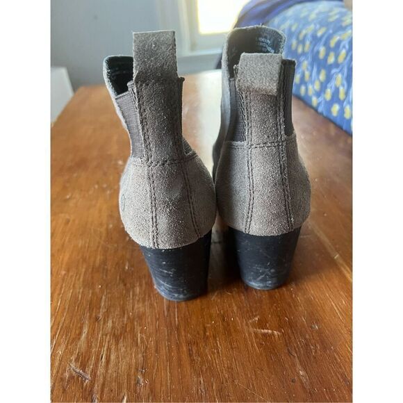 Born light tan suede ankle boots with heel - Picture 7 of 8